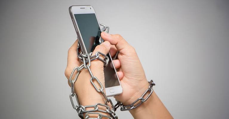 WHAT IS THE IDEAL SCREEN TIME FOR ADULT BRAIN: SUNDAY MIRROR